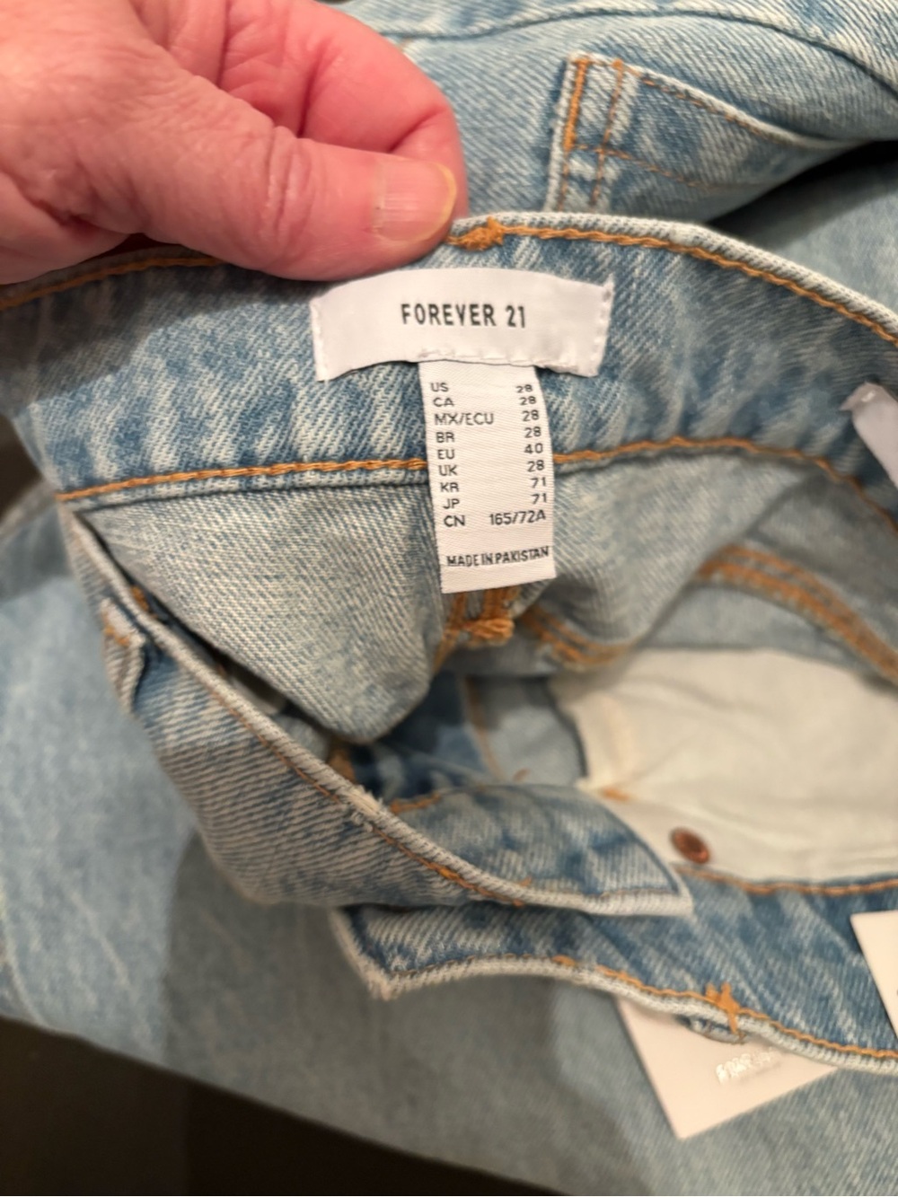 Forever 21 Light Blue Barrel Fit Jeans Women’s Size 28 NWT - Picture 3 of 5